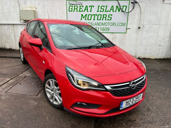 Opel Astra Hatchback, Petrol, 2019, Red