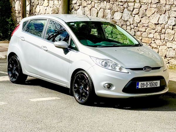 Ford Fiesta Hatchback, Petrol, 2009, Silver