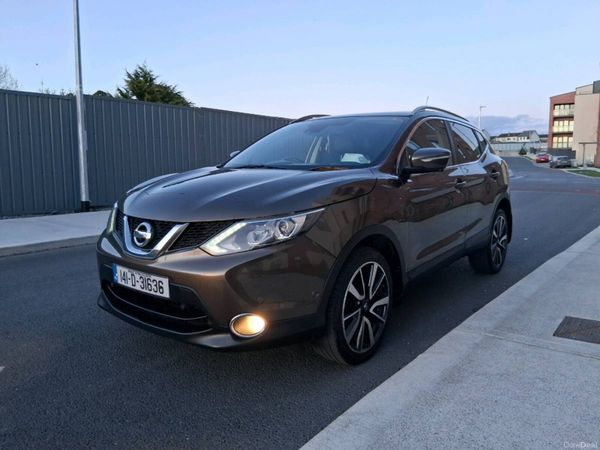 Nissan Qashqai Hatchback, Diesel, 2014, Bronze