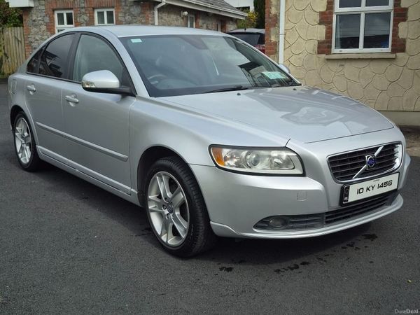 Volvo S40 Saloon, Diesel, 2010, Silver