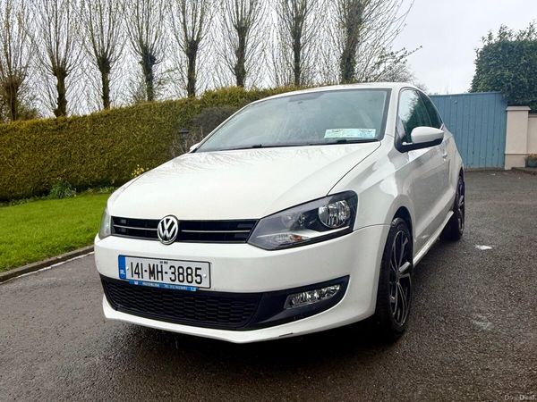 Volkswagen Polo Hatchback, Petrol, 2014, White