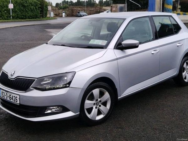 Skoda Fabia Hatchback, Petrol, 2015, Silver
