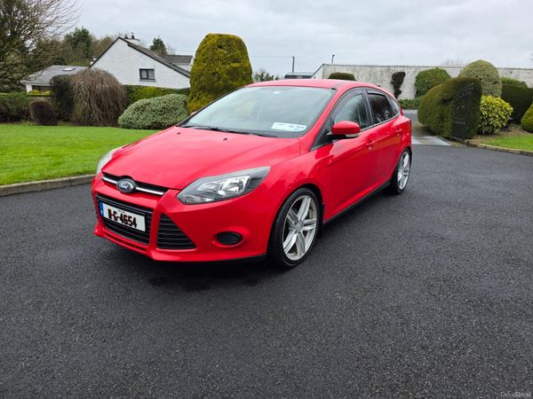 Ford Focus Hatchback, Diesel, 2011, Red