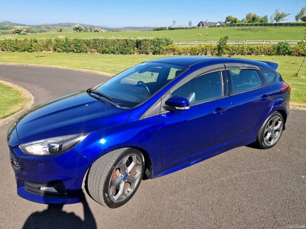 Ford Focus Hatchback, Diesel, 2016, Blue