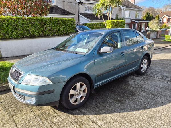 Skoda Octavia Hatchback, Petrol, 2007, Green