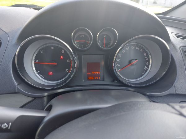 Opel Insignia Hatchback, Diesel, 2011, Black