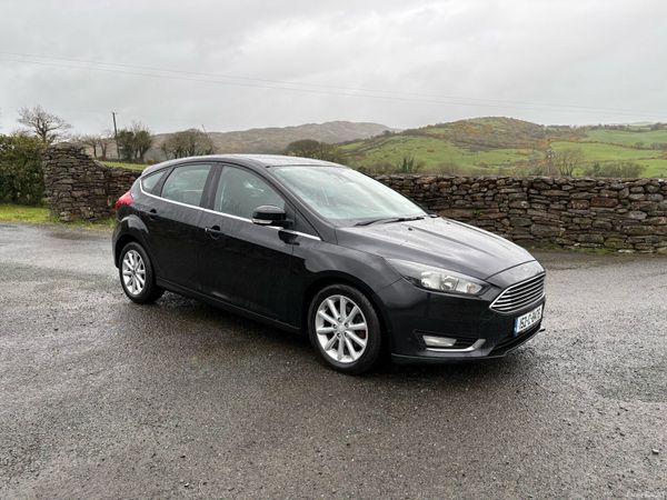 Ford Focus Hatchback, Petrol, 2015, Black