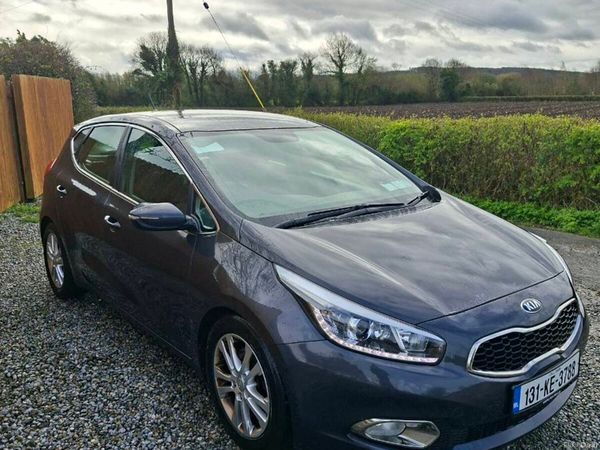 Kia Ceed Hatchback, Diesel, 2013, Silver