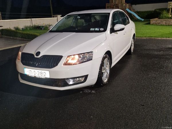 Skoda Octavia Saloon, Diesel, 2017, White