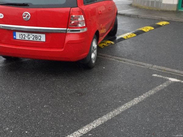 Vauxhall Zafira MPV, Petrol, 2013, Red