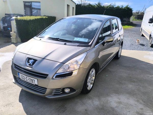 Peugeot 5008 MPV, Diesel, 2013, Grey