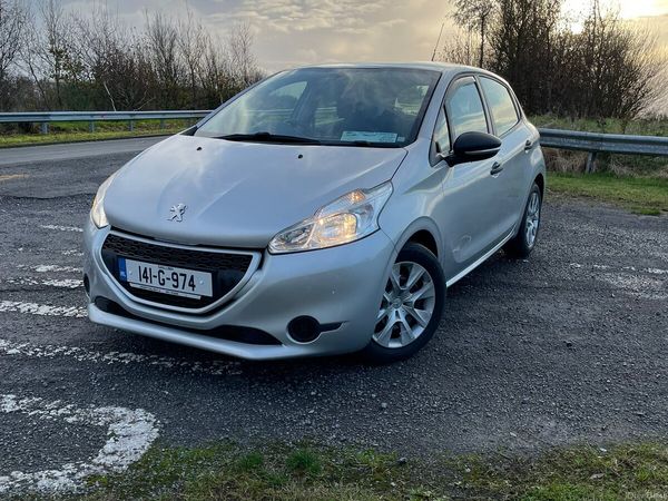 Peugeot 208 Hatchback, Petrol, 2014, Grey