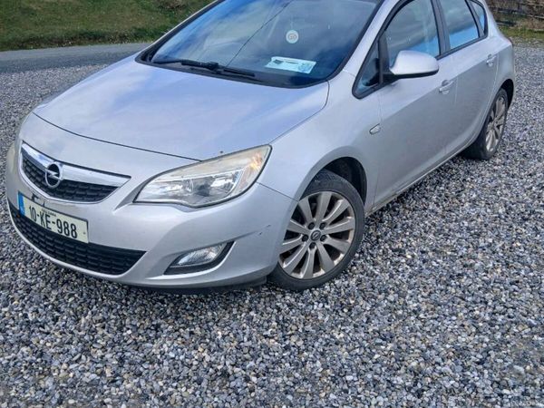 Opel Astra Hatchback, Diesel, 2010, Silver