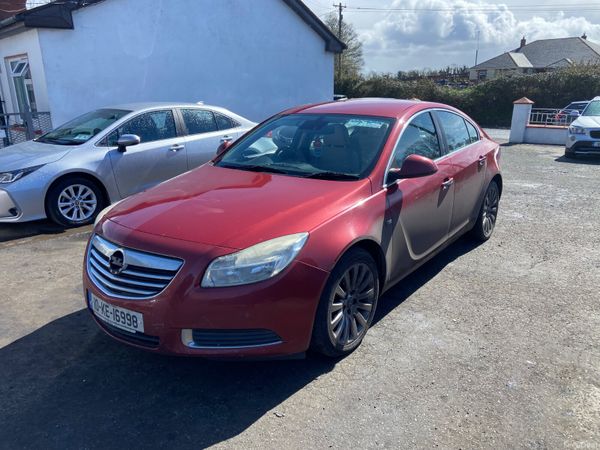 Vauxhall Insignia Hatchback, Diesel, 2010, Red