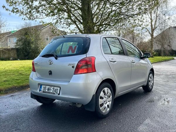 Toyota Yaris Hatchback, Petrol, 2006, Silver