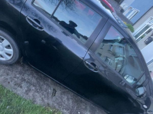 Toyota Yaris Hatchback, Petrol, 2007, Black