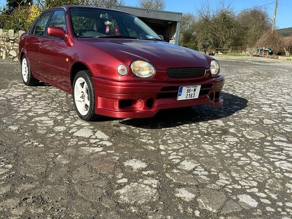 Toyota Corolla Saloon, Petrol, 1998, Red