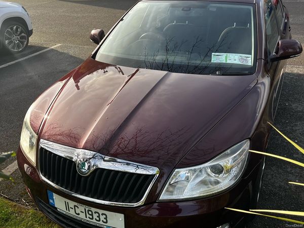 Skoda Octavia Saloon, Diesel, 2011, Red