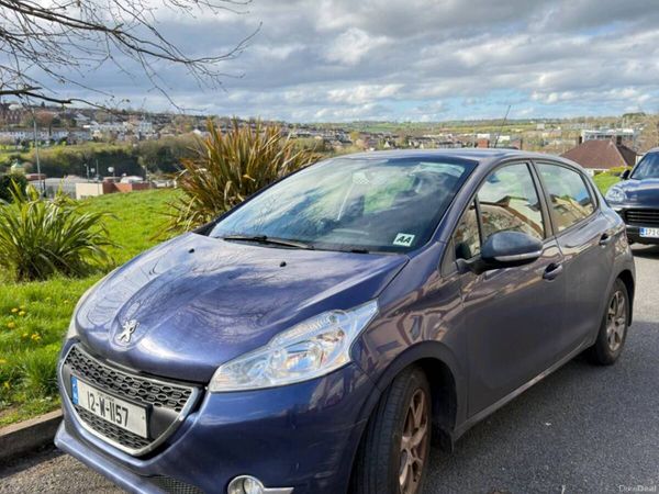 Peugeot 208 Hatchback, Diesel, 2012, Blue