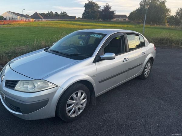 Renault Megane Hatchback, Petrol, 2007, Silver