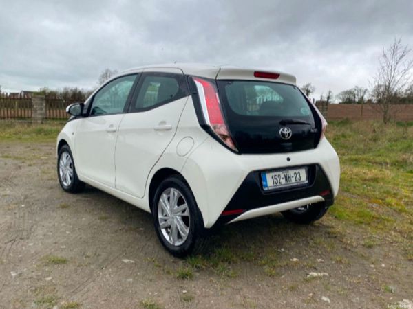 Toyota Aygo Hatchback, Petrol, 2015, White