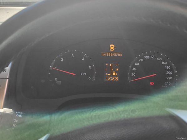 Toyota Avensis Saloon, Diesel, 2014, Bronze