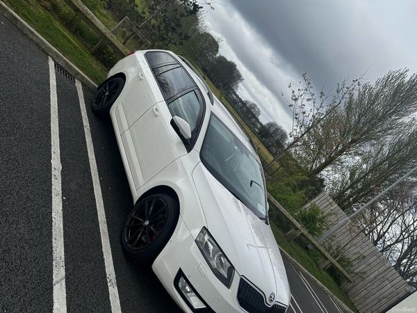 Skoda Octavia Estate, Diesel, 2015, White