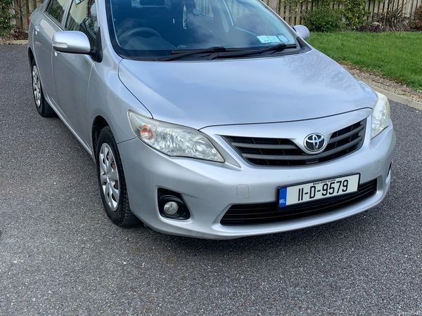 Toyota Corolla Saloon, Diesel, 2011, Silver