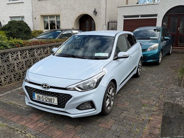Hyundai i20 Hatchback, Petrol, 2019, Blue