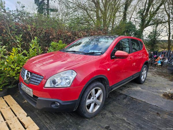 Nissan Qashqai Hatchback, Petrol, 2007, Red