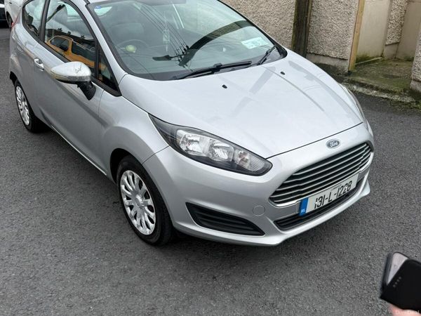 Ford Fiesta Hatchback, Petrol, 2013, Silver