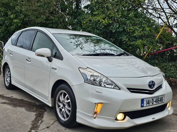 Toyota Prius MPV, Petrol Hybrid, 2014, White