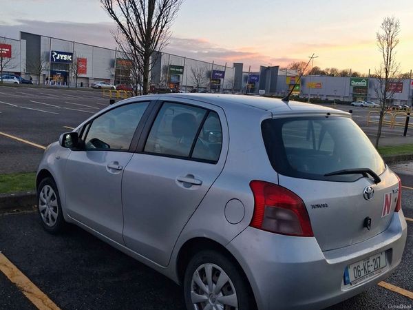 Toyota Yaris Hatchback, Petrol, 2006, Silver
