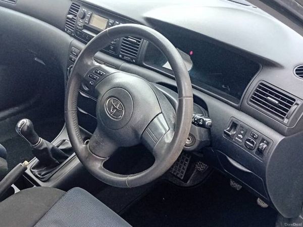 Toyota Corolla Hatchback, Petrol, 2005, Silver