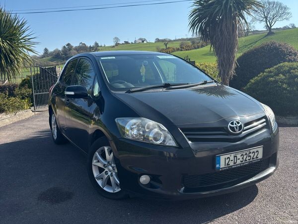 Toyota Auris Hatchback, Diesel, 2012, Black