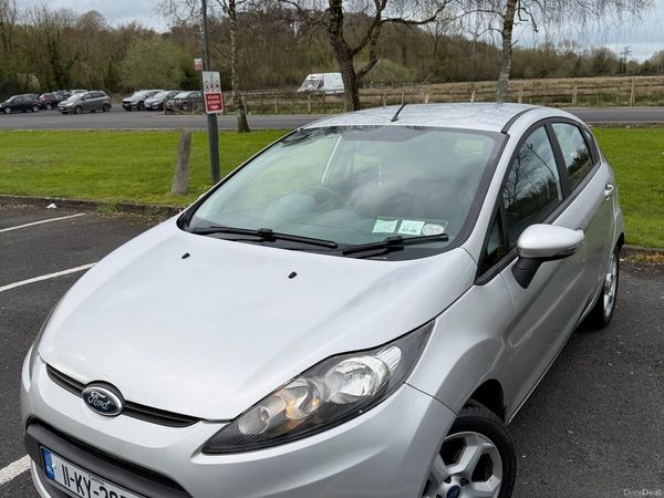 Ford Fiesta Hatchback, Petrol, 2011, Silver