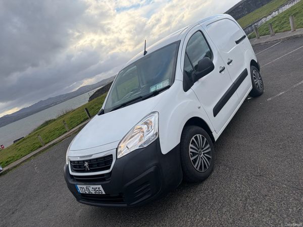 Peugeot Partner MPV, Diesel, 2017, White