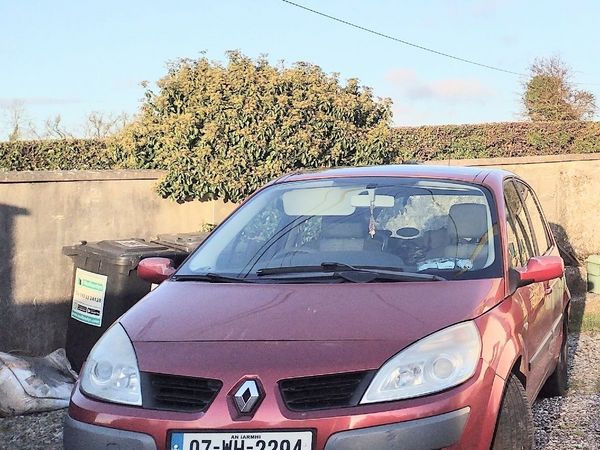 Renault Scenic MPV, Petrol, 2007, Red