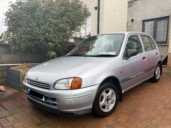 Toyota Starlet Hatchback, Petrol, 1999, Silver
