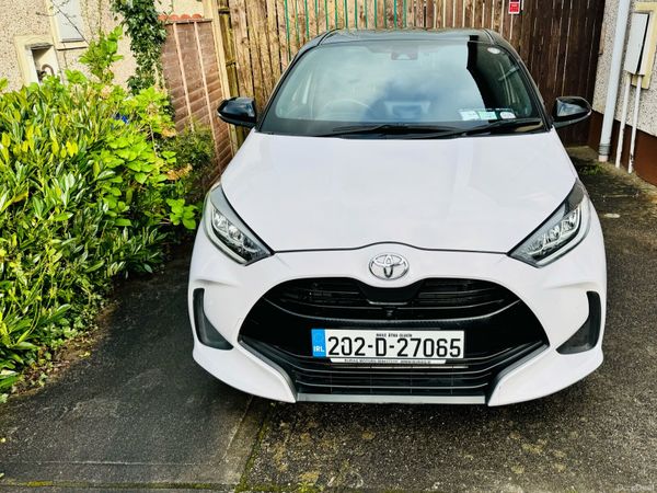 Toyota Yaris Hatchback, Petrol Hybrid, 2020, Pink