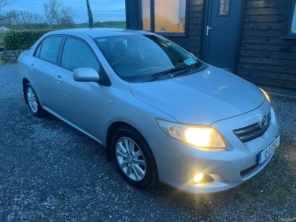 Toyota Corolla Saloon, Petrol, 2010, Silver