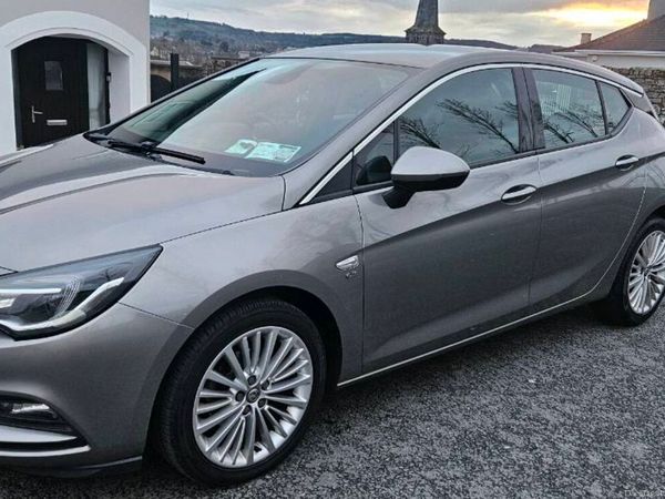 Vauxhall Astra Hatchback, Diesel, 2017, Grey