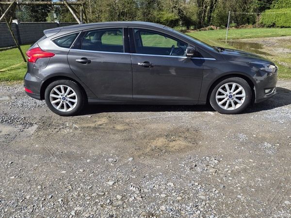 Ford Focus Hatchback, Petrol, 2018, Grey