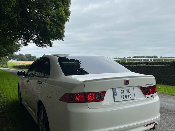 Honda Accord Saloon, Petrol, 2007, White