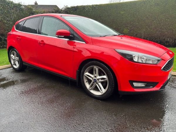 Ford Focus Hatchback, Diesel, 2015, Red