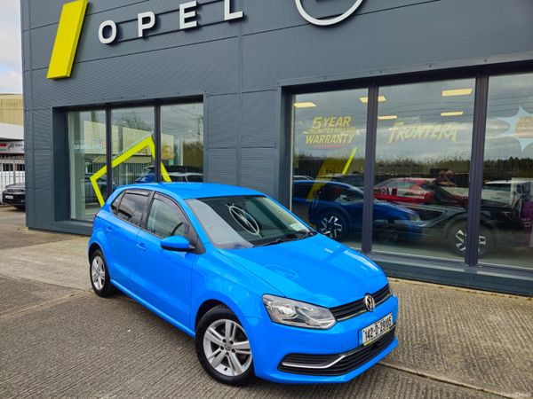 Volkswagen Polo Hatchback, Petrol, 2014, Blue