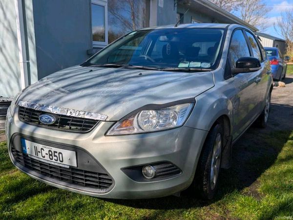 Ford Focus Hatchback, Diesel, 2011, Gold