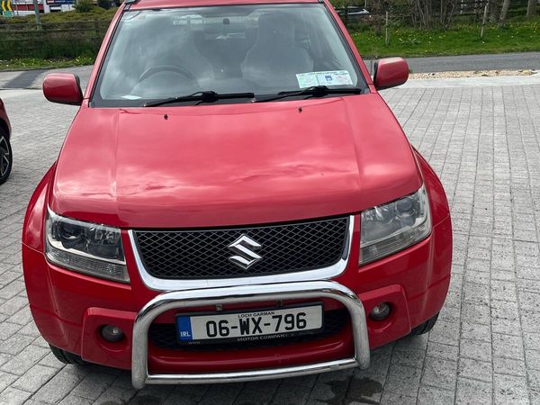 Suzuki Grand Vitara SUV, Petrol, 2006, Red