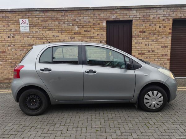 Toyota Yaris Hatchback, Petrol, 2008, Silver