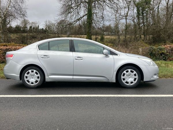 Toyota Avensis Saloon, Diesel, 2009, Silver